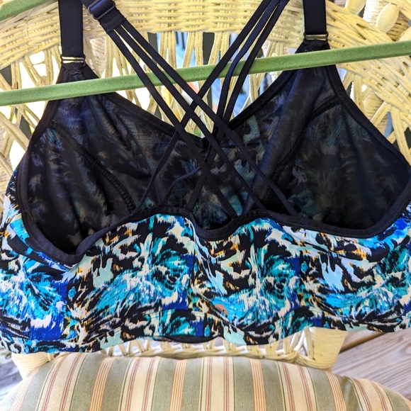 Livi NWOT sports bra - Picture 3 of 6